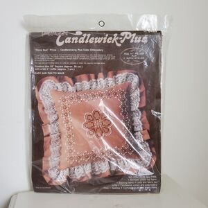 1983 Vintage Paragon Candlewick "Floral Bud" Pillow 14" Embroidery Kit